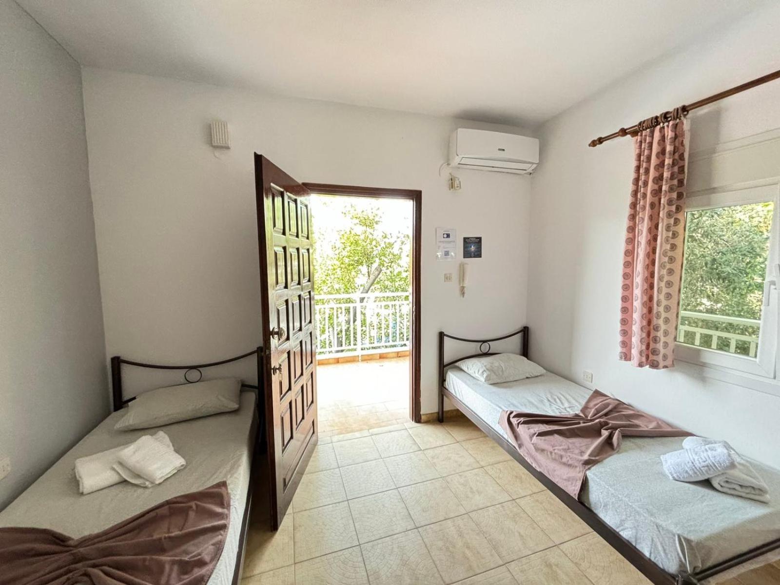 Island Apartments Vrasná Kültér fotó